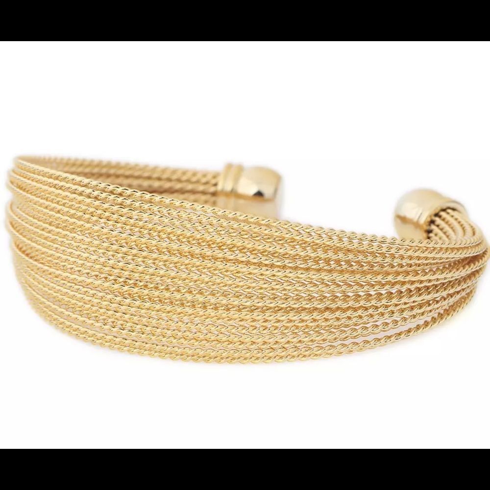 TWISTED WIRE FASHION BANGLE BRACELET IN GOLD